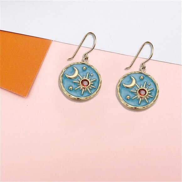 Women's Unique lightweight Handmade Retro Boho Antiqued Gold Round Coin Earring - Picture 5 of 5